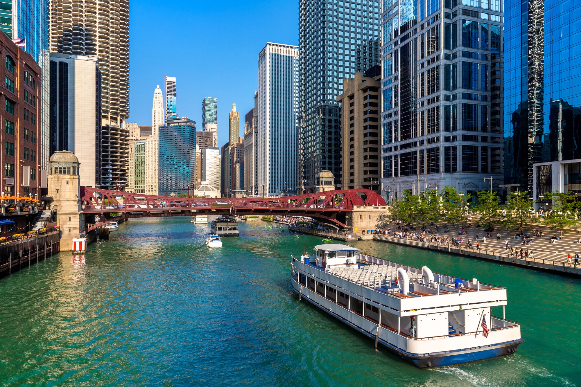 Chicago boat accident lawyer - Sightseeing cruise at Chicago river in Chicago, Illinois, USA