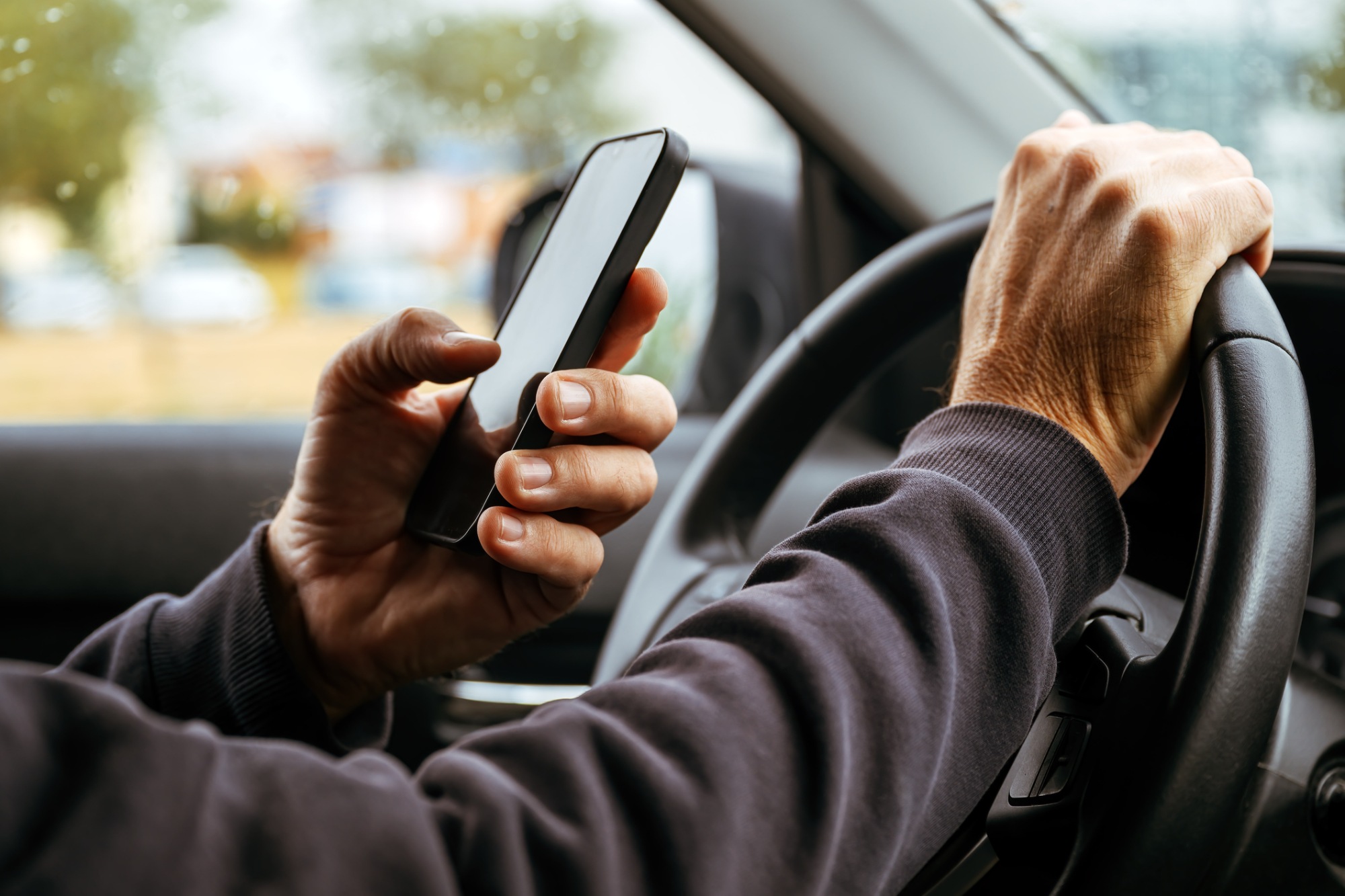 Chicago distracted driving accident lawyers