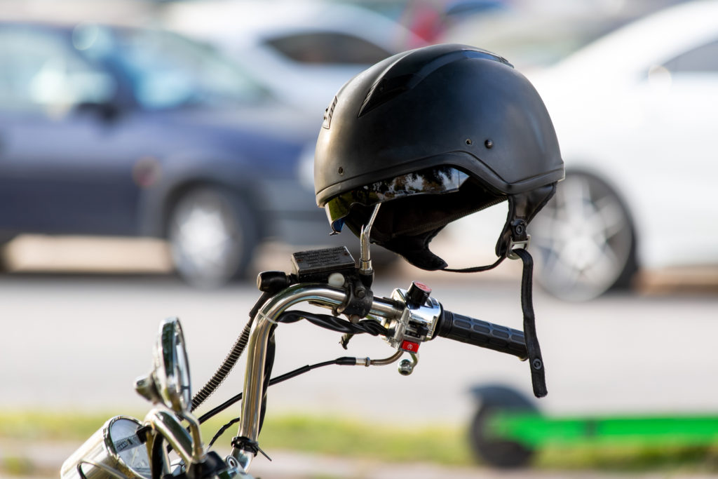illinois motorcycle helmet law